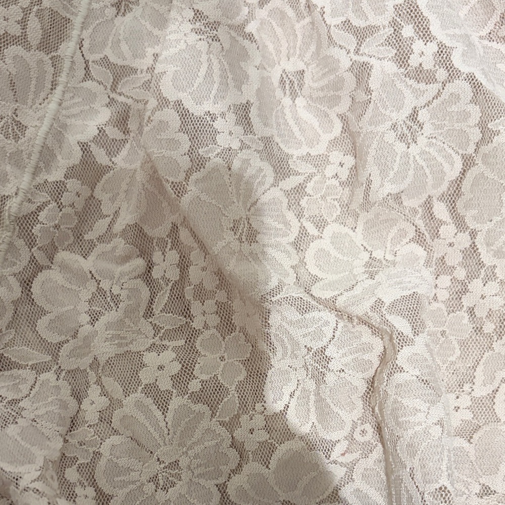 Offline by Aerie Women's Shorts in Cream - Picture 4 of 6